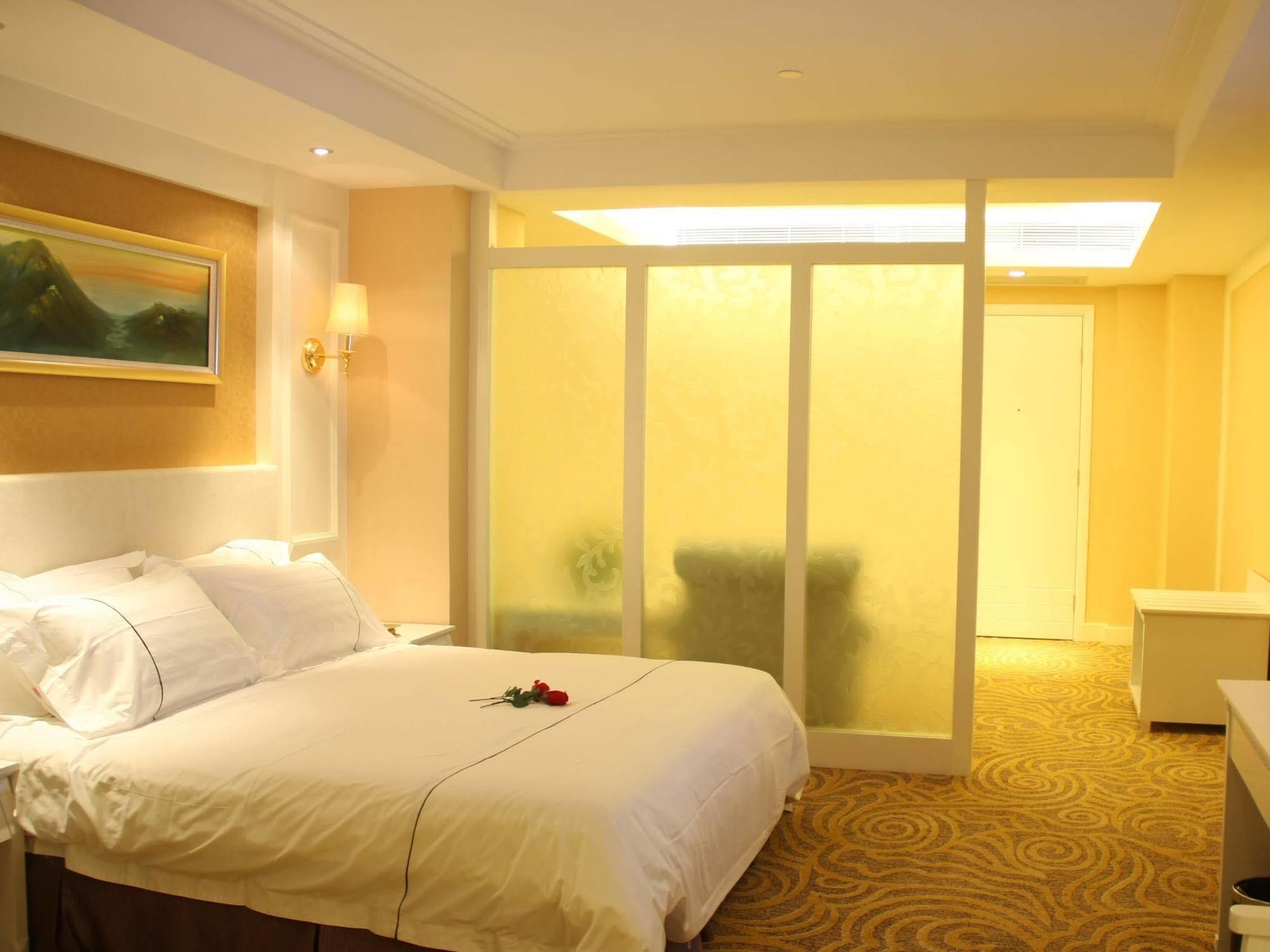 Huizhou Jinhuayue International Hotel Exteriör bild
